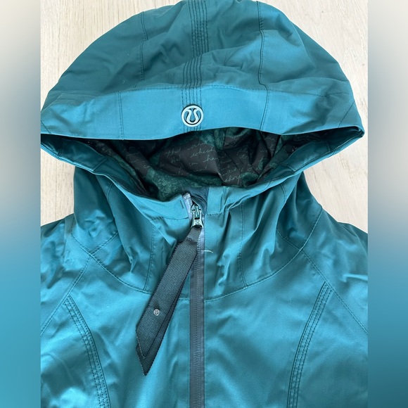 🍋lululemon water proof rain jacket - Picture 1 of 4